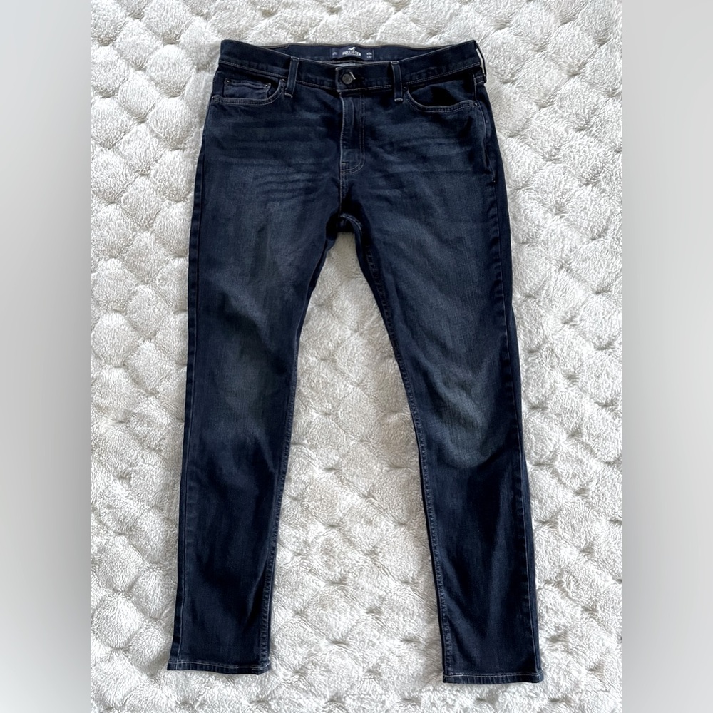 lightly worn mens hollister size 34/32 straight leg jeans